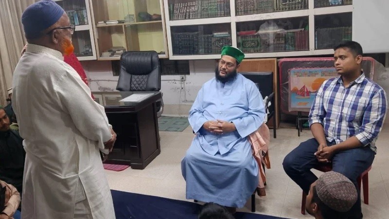 মধ্যরাতে হঠাৎ নারায়ণগঞ্জে হাসনাত আব্দুল্লাহ, দেখা করলেন আব্বাসীর সাথে